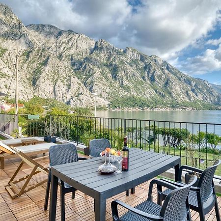 Beachfront Villa Nautica Котор Екстер'єр фото