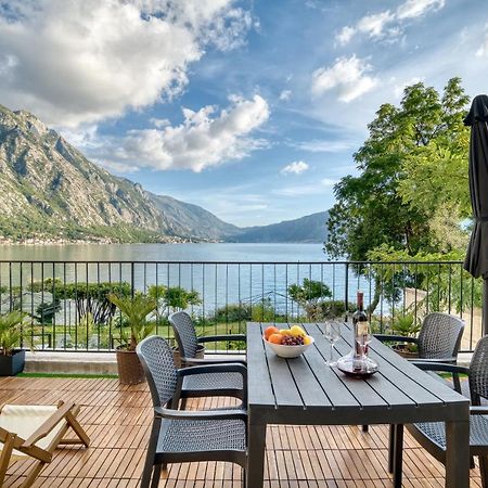 Beachfront Villa Nautica Котор Екстер'єр фото
