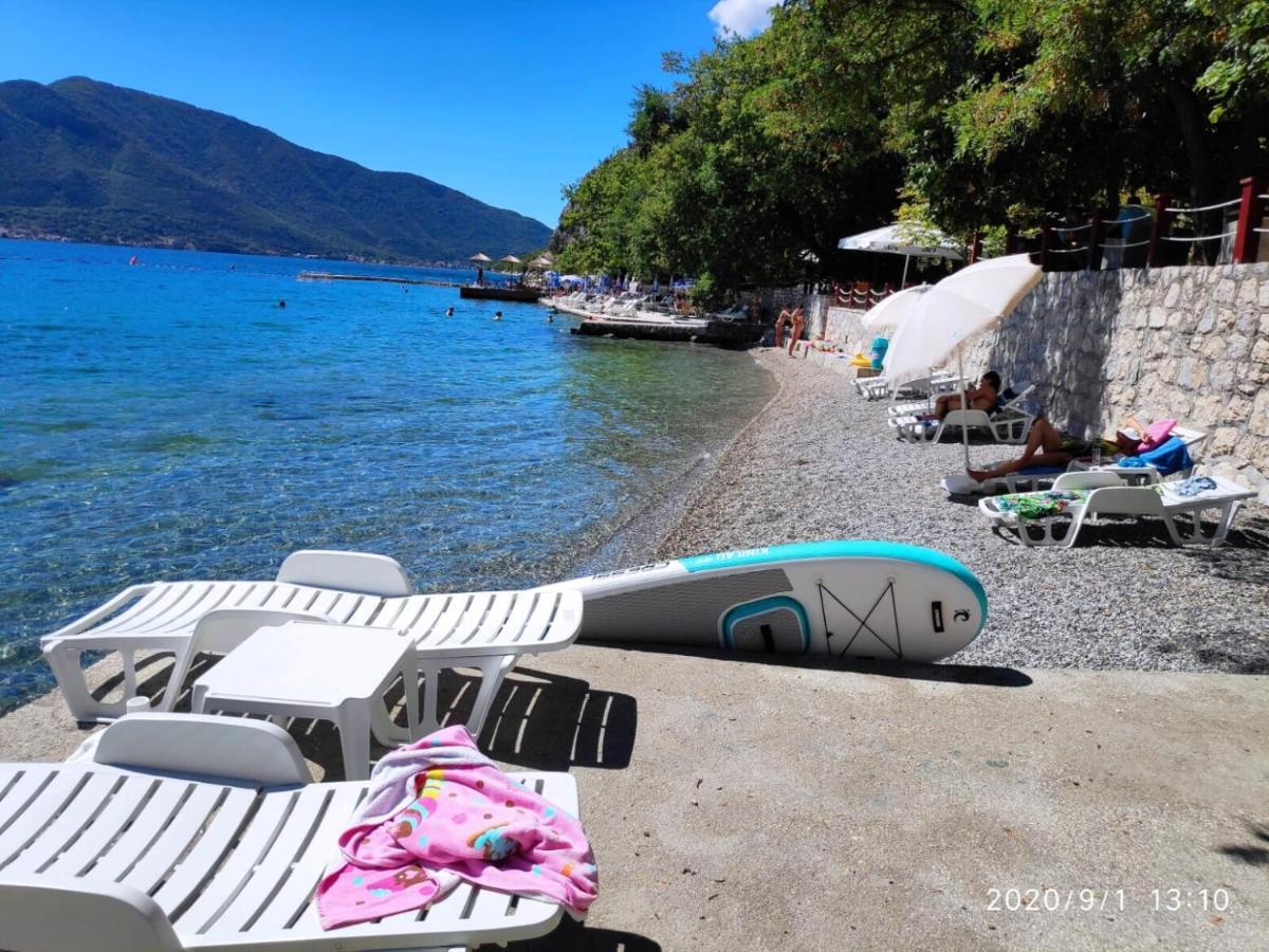 Beachfront Villa Nautica Котор Екстер'єр фото