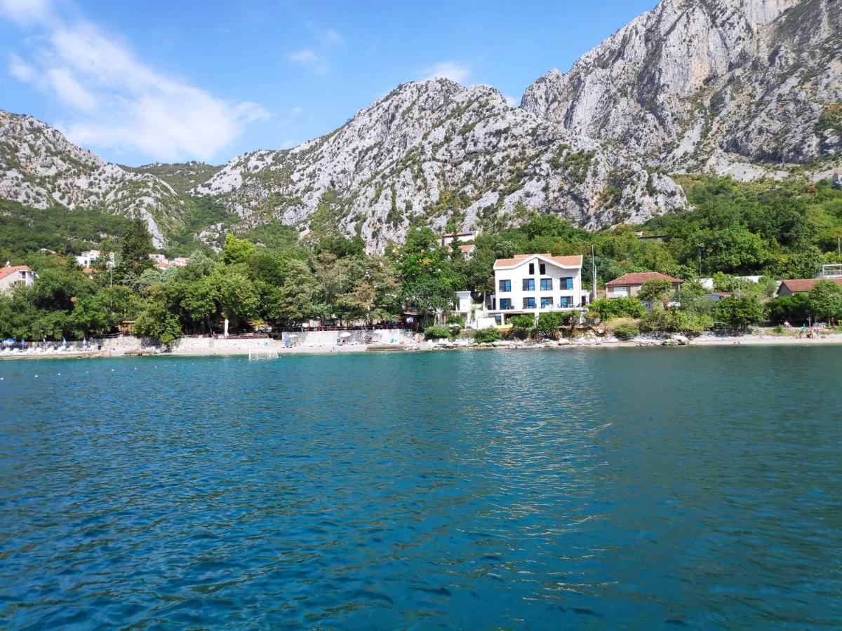 Beachfront Villa Nautica Котор Екстер'єр фото