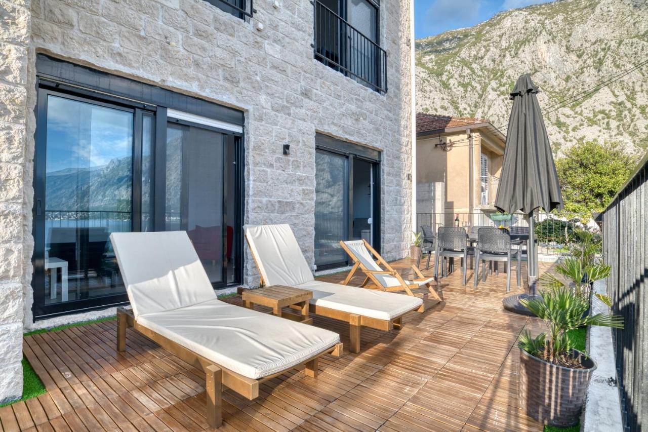 Beachfront Villa Nautica Котор Екстер'єр фото