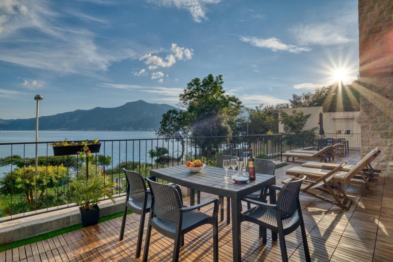 Beachfront Villa Nautica Котор Екстер'єр фото