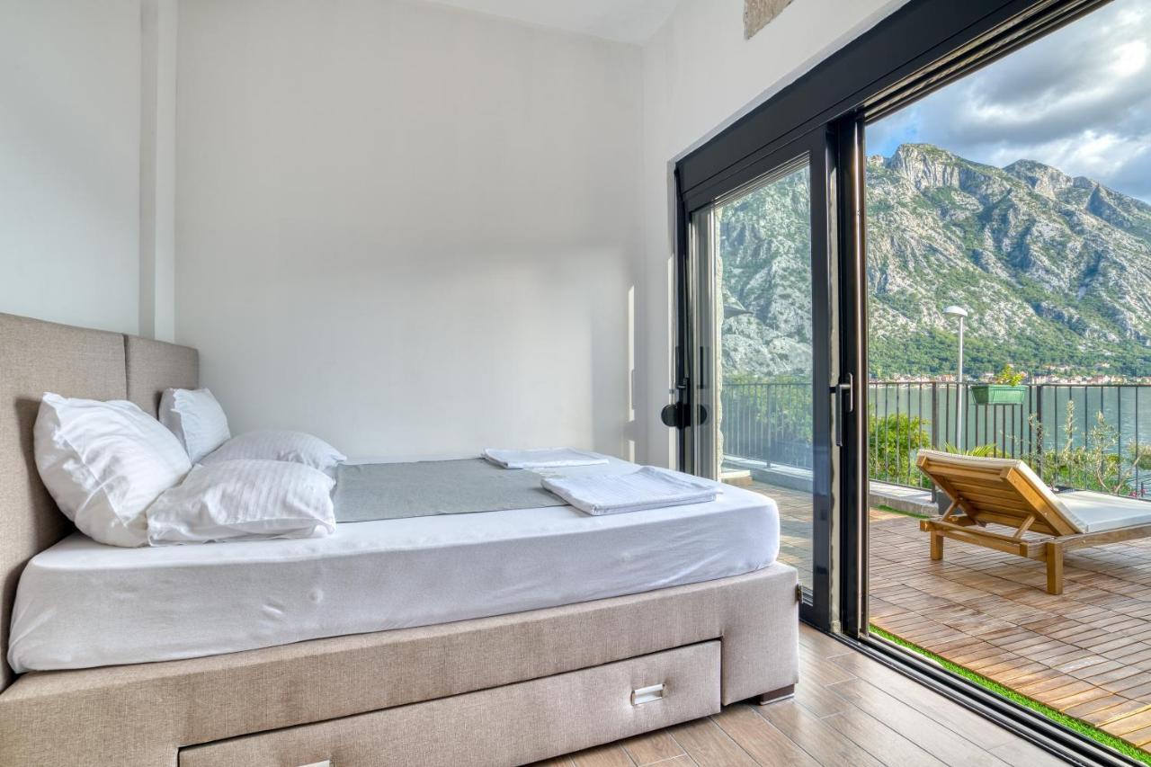Beachfront Villa Nautica Котор Екстер'єр фото
