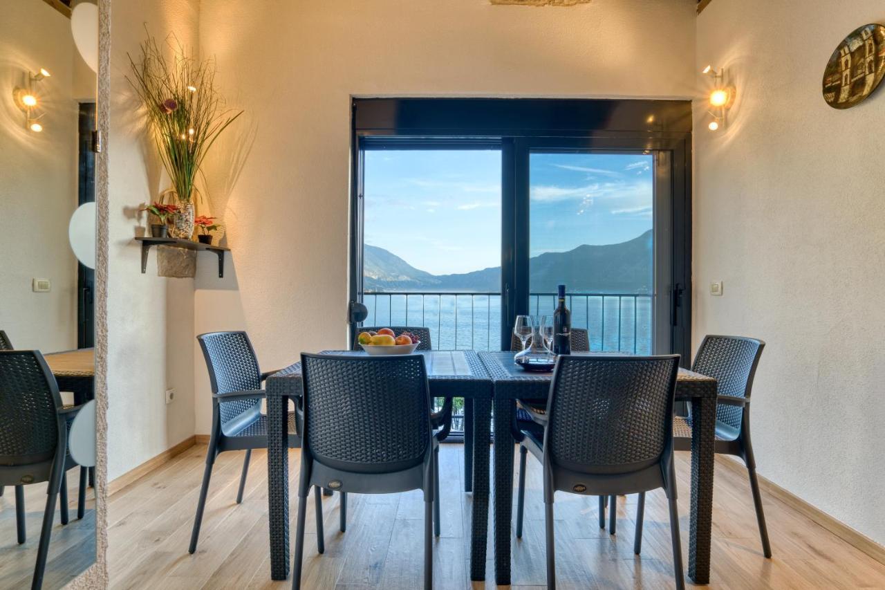 Beachfront Villa Nautica Котор Екстер'єр фото