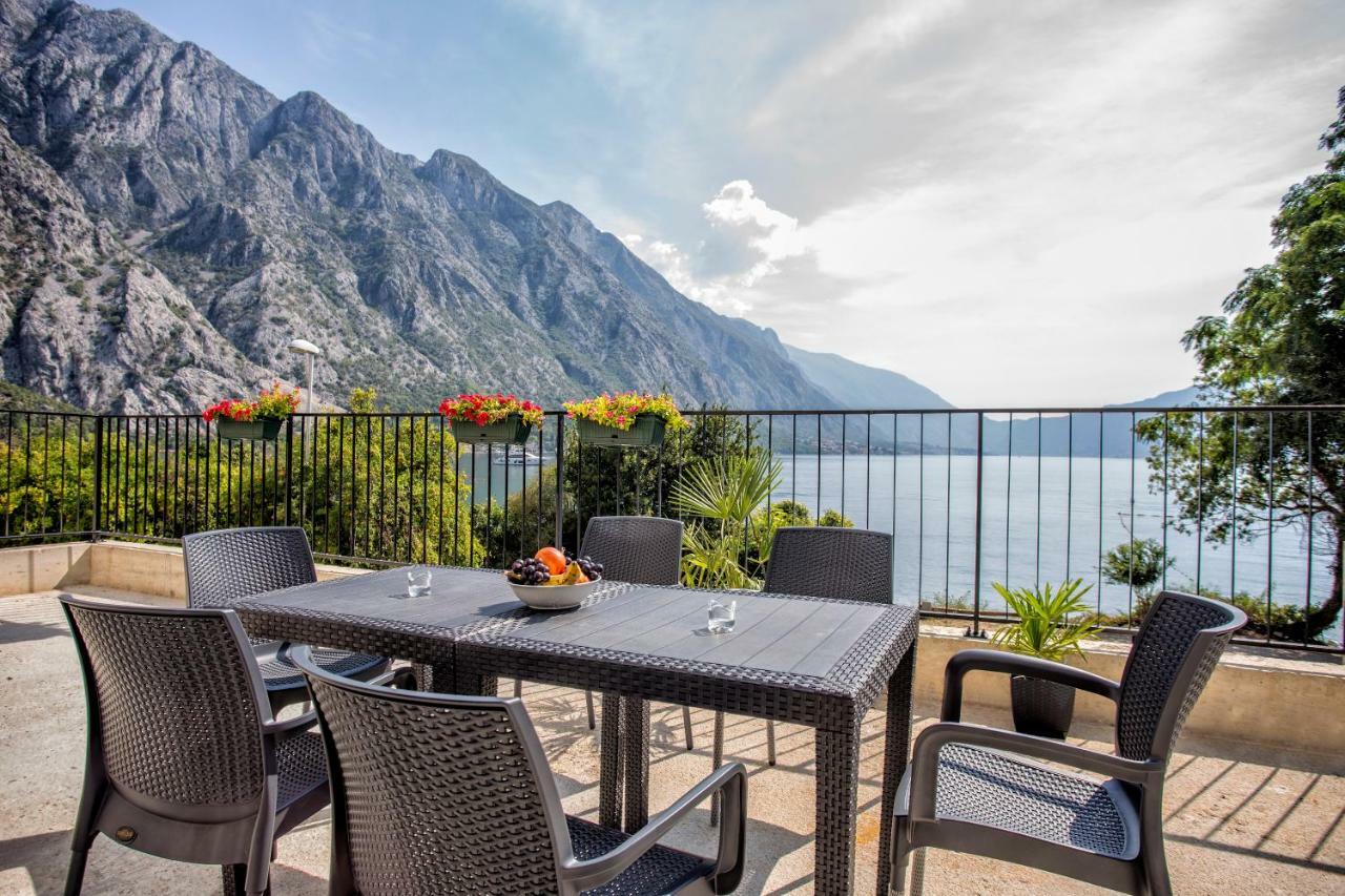 Beachfront Villa Nautica Котор Екстер'єр фото