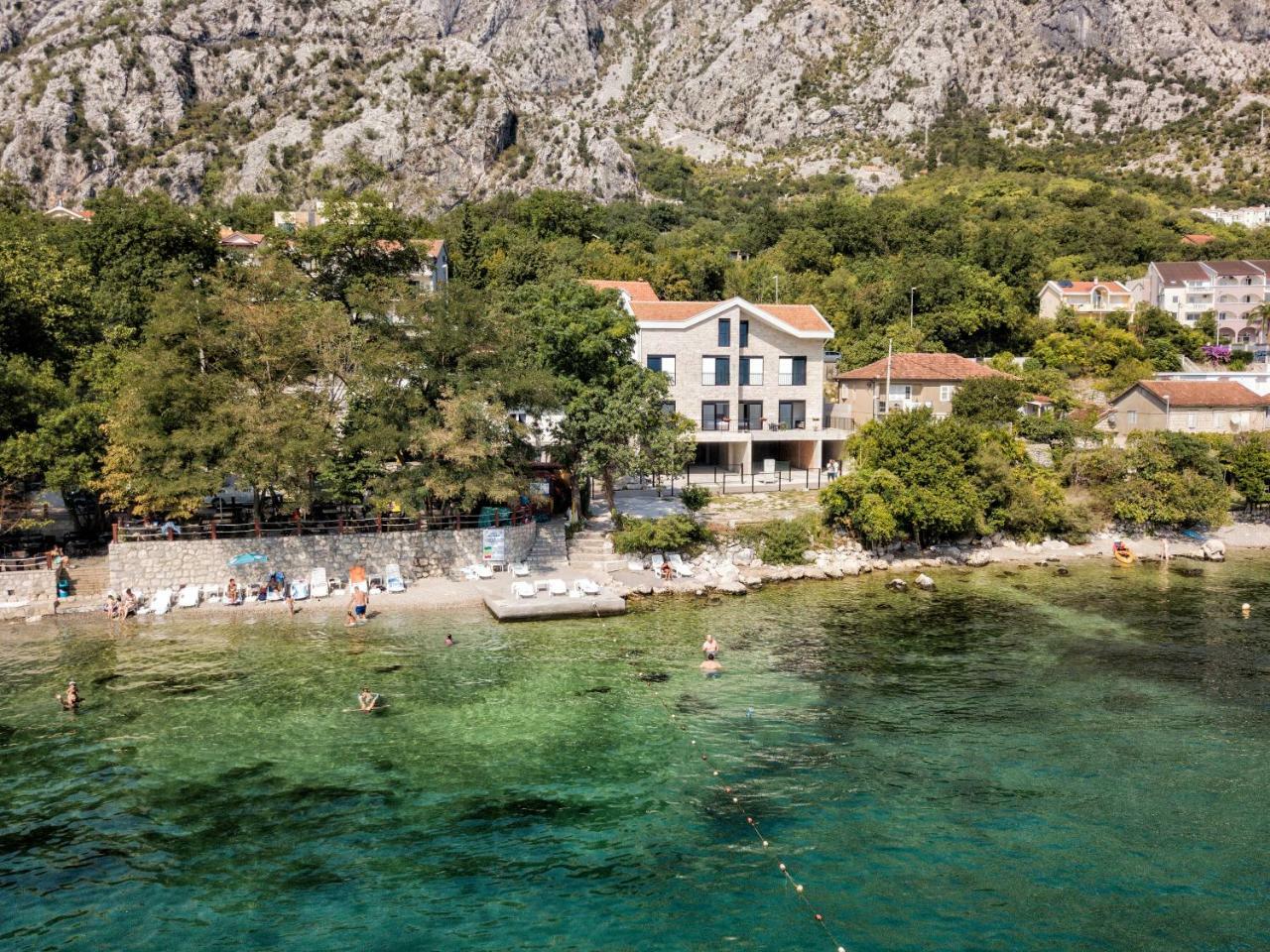 Beachfront Villa Nautica Котор Екстер'єр фото