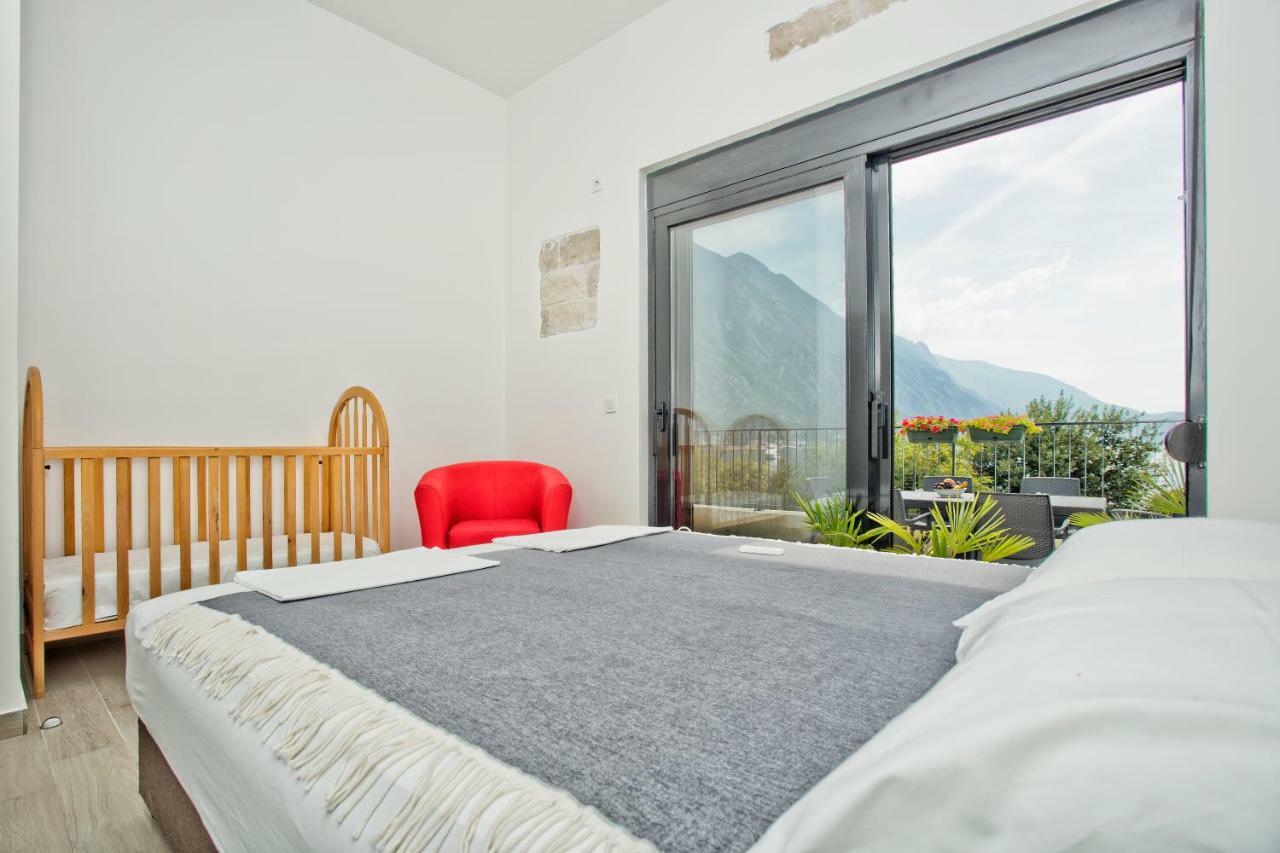 Beachfront Villa Nautica Котор Екстер'єр фото