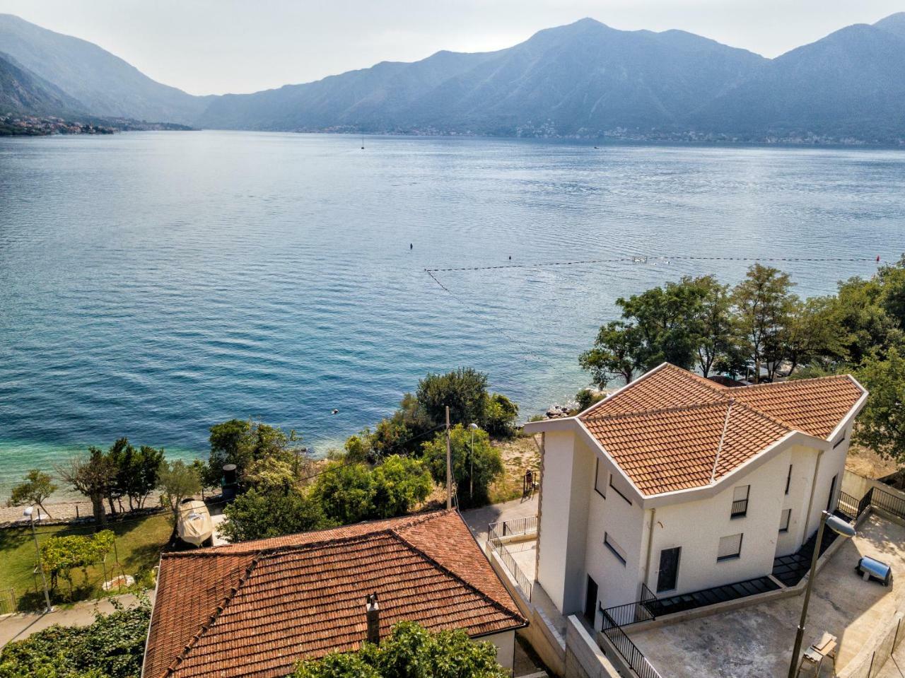 Beachfront Villa Nautica Котор Екстер'єр фото