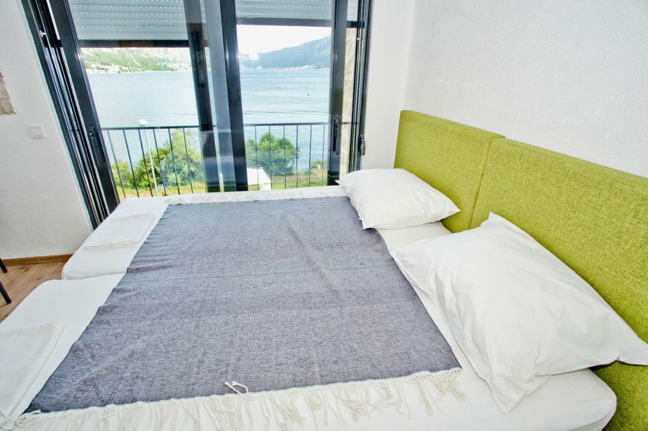 Beachfront Villa Nautica Котор Екстер'єр фото